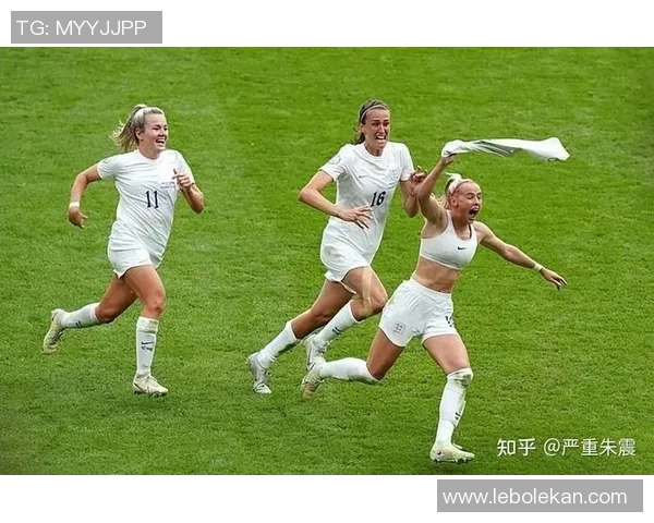 球星妻子勇敢挑战足球场展现独特魅力引发热议